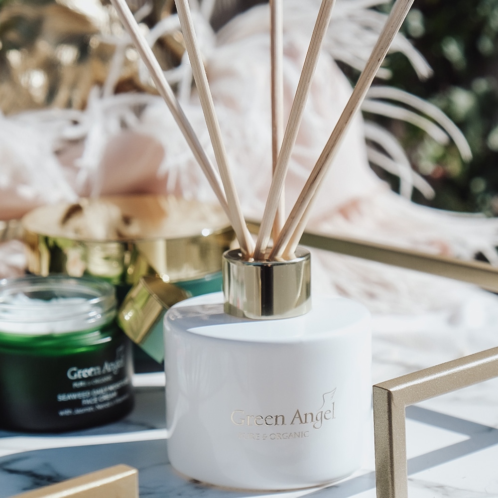 Green Angel White Linen Candle + FREE Reed Diffuser - Image 3